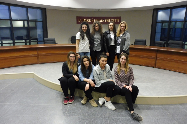 Tanya, Siham, Hajar, Alessia, Viviana, Elisa, Maria e Giorgia