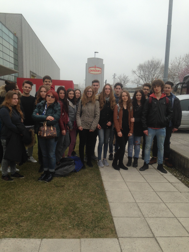 alcuni studenti delle classi 4^ in visita aziendale alla Inglesina Baby spa